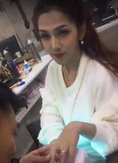 抖音小阿姨身份爆料视频,视频背后惊人真相！