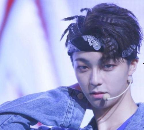 脏辫男明星爆料视频播放